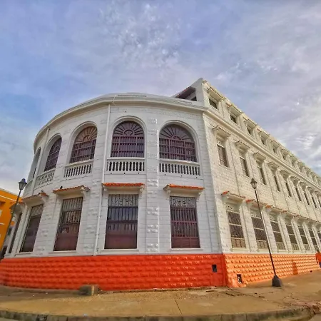 Ana Ciudad Amurallada Cartagena